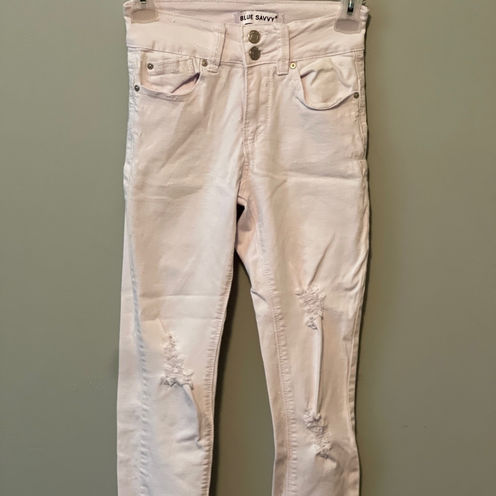 ✨✨BUNDLE AND SAVE✨✨ buy two pairs of jeans for$20✨✨White Jeans- Blue Savvy